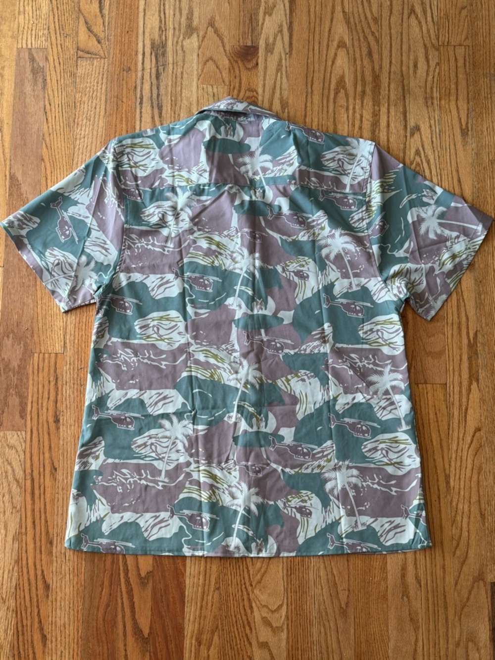 Men's Short Sleeve Rhodesian Brushstroke Button-Up Shirt - Picture 4 of 6